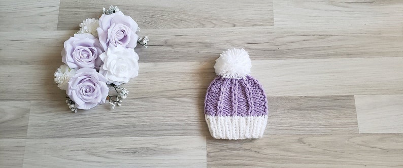 Bonnet bébé 0 à 3 mois, Naissance, enfant pompon en laine tricoté main, vêtements d'hiver, chapeau, laine douce mauve hat beanie image 4