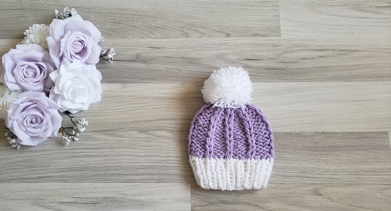 Bonnet bébé 0 à 3 mois, Naissance, enfant pompon en laine tricoté main, vêtements d'hiver, chapeau, laine douce mauve hat beanie image 5