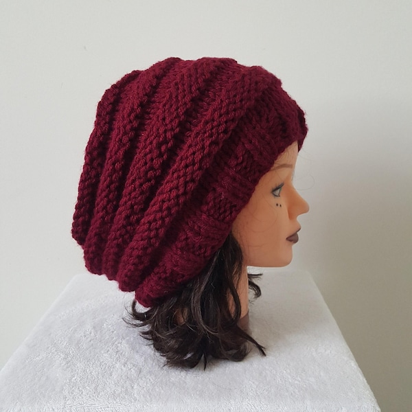 Bonnet femme, adolescente, fille en laine tricoté main - chapeau - vêtements d'hiver -. Bonnet tombant - Handmade knitwear - beanie