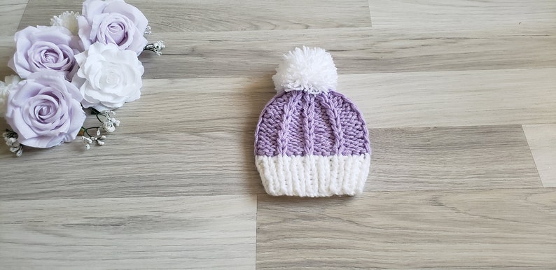 Bonnet bébé 0 à 3 mois, Naissance, enfant pompon en laine tricoté main, vêtements d'hiver, chapeau, laine douce mauve hat beanie image 9