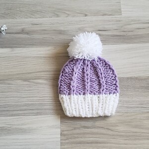 Bonnet bébé 0 à 3 mois, Naissance, enfant pompon en laine tricoté main, vêtements d'hiver, chapeau, laine douce mauve hat beanie image 8