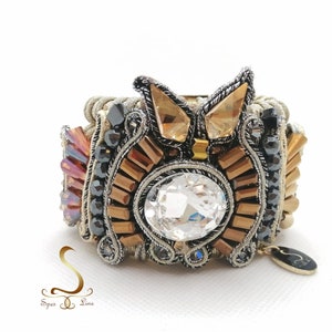 Brazalete Soutache de oro hecho a mano con cristales Swarovski brillantes. Joyas únicas Boho Chic para bodas y ocasiones especiales imagen 4