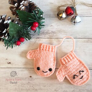 Mittens Ornament Crochet Pattern image 1