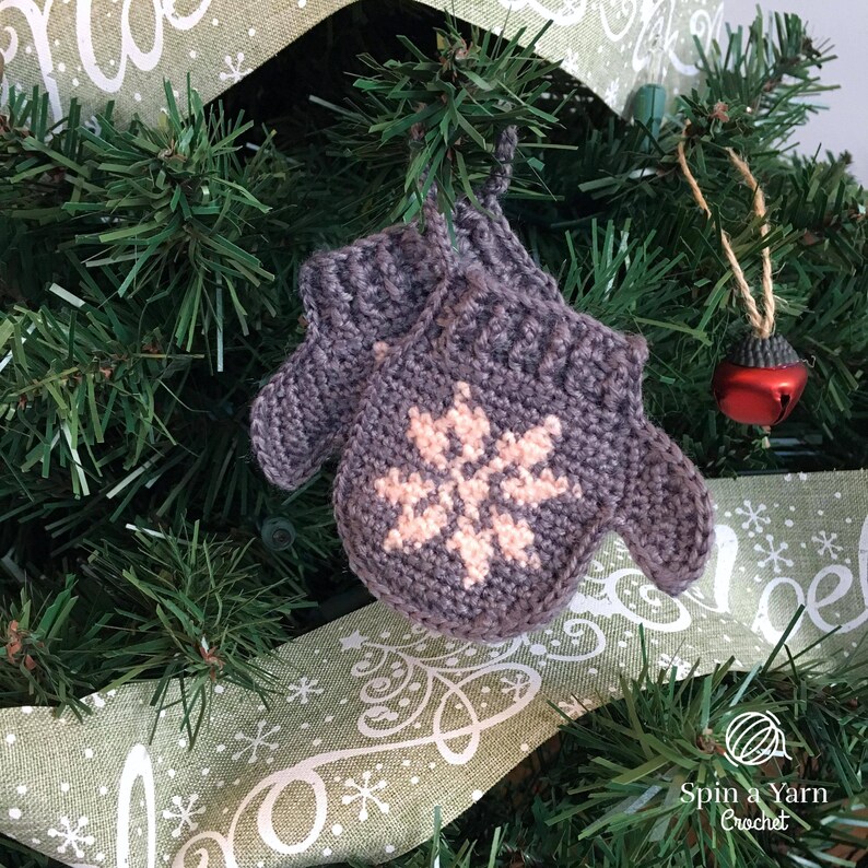 Mittens Ornament Crochet Pattern image 6