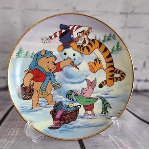 &quot;Ho, Ho, Ho for Snow&quot; aus &quot;&quot;100 Acre Wood Holiday&quot;&quot; von Bradford Börse, basierend auf den Filmen von &quot;&quot;Winnie the Pooh&quot;&quot;.&quot;