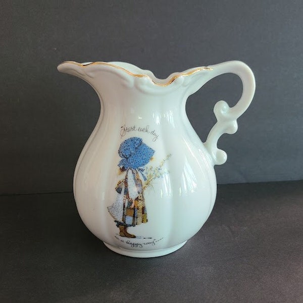 Holly Hobbie Porcelain 6'' Pitcher Gold Trim Japan 1973 Girl in Blue Bonnet ''Start Each Day in a Happy Way''Water Pitcher Milk Pitcher