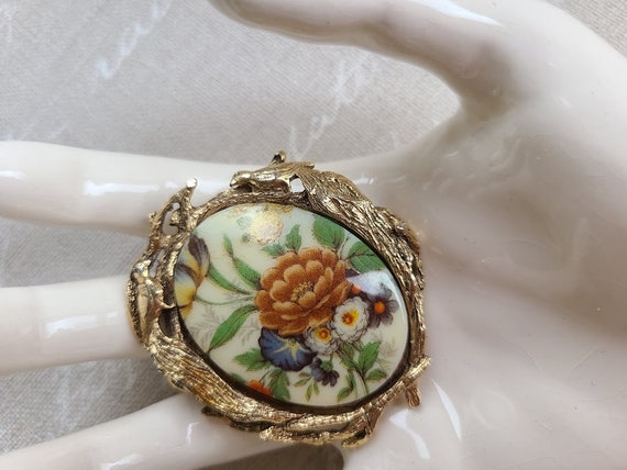 Vintage Handpainted Floral Cameo Brooch Pin Penda… - image 8