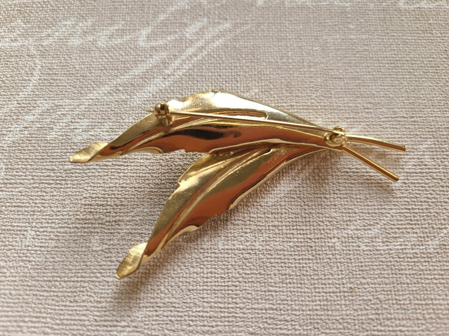 Lot of 2 Leaves Textured Vintage Gold Brooch Pin M-3791