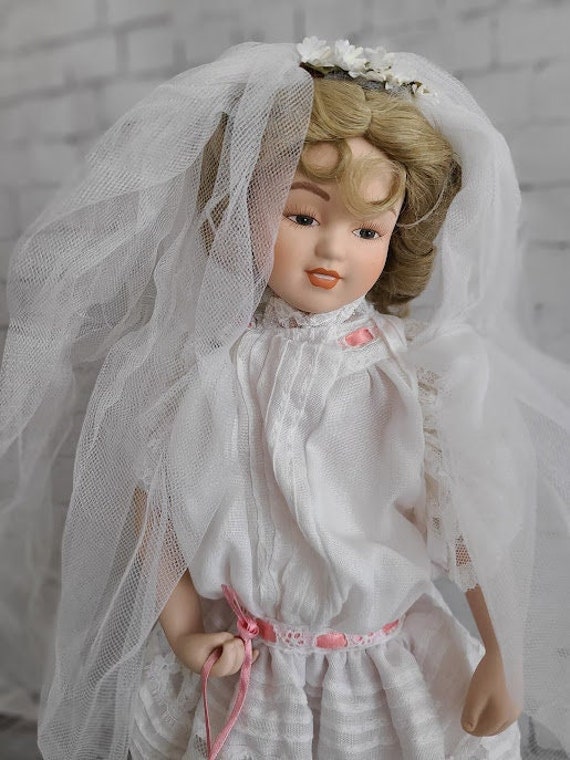 Dolls & Miniatures 1988 Playing Bride doll by Maud Humphrey Bogart Art