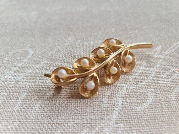 Vintage Gold tone Floral Faux Pearl Brooch Pin - image 1