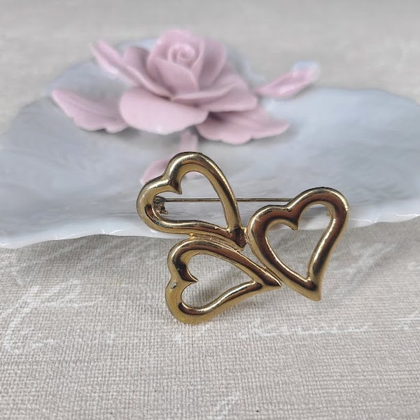 Unsigned LR Lady Remington Vintage Triple Heart Gold Tone Brooch Pin