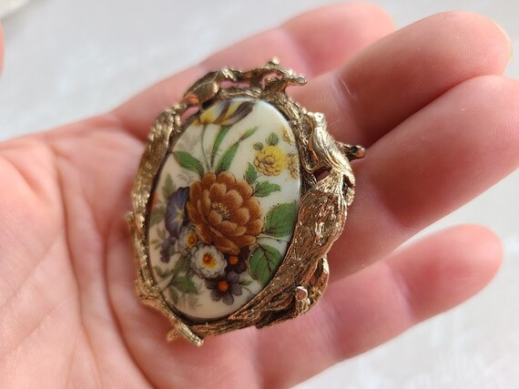 Vintage Handpainted Floral Cameo Brooch Pin Penda… - image 4