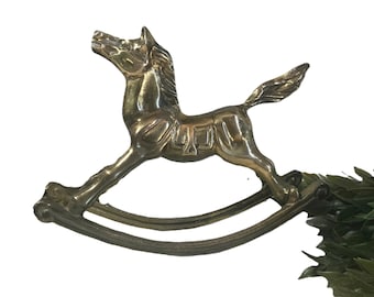 Estatua vintage de caballo mecedor de latón, figura vintage de caballo de latón macizo, decoración vintage de estantería de caballo de latón, decoración vintage para habitación de bebé, decoración vintage para el hogar con caballos