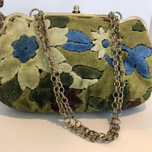Bolso de mano vintage de terciopelo cortado con diseño floral colorido de los años 60, bolso de mano vintage de terciopelo estilo alfombra, bolso de mano estilo alfombra floral, bolso único.