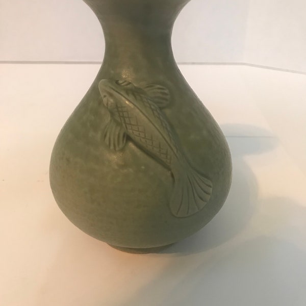 Vintage green Asian vase, Vtg Celadon Koi fish bud vase, Vintage fish vase, green Koi Fish small vase, Asian Koi fish vase, unique vase