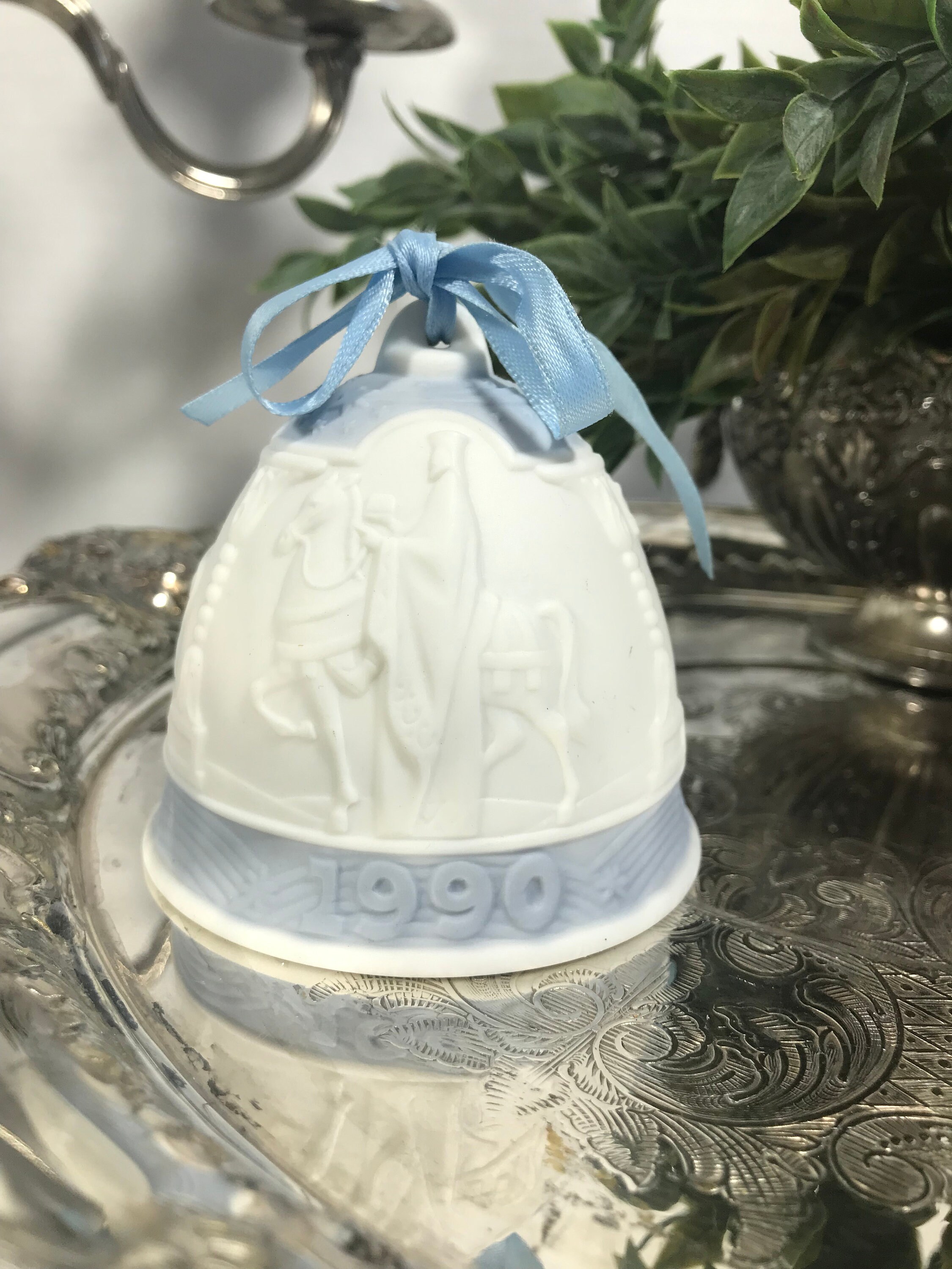 LLADRO リヤドロ クリスマスベル 1999 陶器 スペイン 子供 白 薄紫 ITFD81MPKSXN LLADRO リヤドロ Ringing In The Season 6671 クリスマス