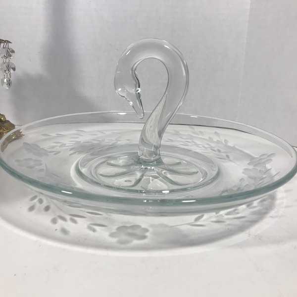 Vintage etched glass swan serving platter with swan center handle, Vtg round tidbit glass tray with center swan and etched floral pattern