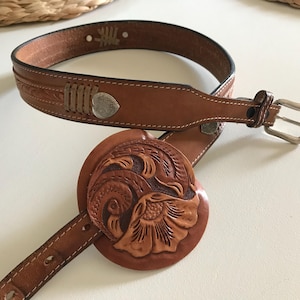 Cinturón marrón vintage de cuero genuino repujado, cinturón marrón de cuero repujado, cinturón único de cuero marrón estilo bohemio, cinturón de cuero repujado para vestido de verano