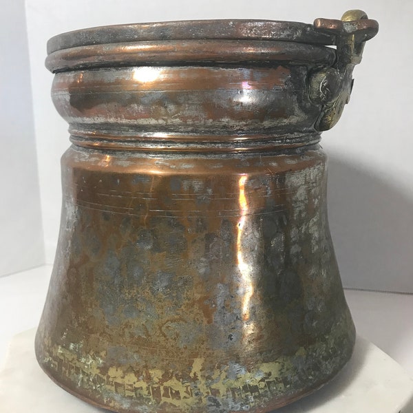 Vintage primitive copper pot kettle, Vtg distressed copper deep pot, unique large copper vessel with brass side detail, Antique copper pot