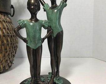 Vintage ballerinafigur, Vtg flicka ballerinastaty, vintage två poserande ballerinaflickor figurin, ballerinasystrar, ballerinadekor