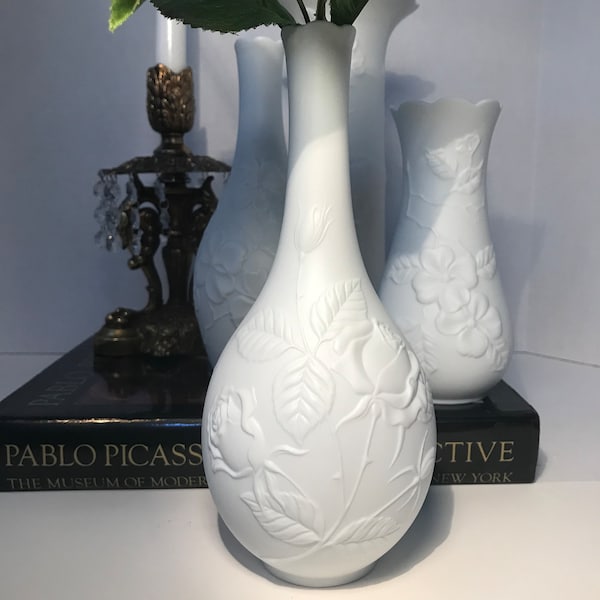 Vintage Kaiser Germany porcelain vase, Kaiser porcelain white scalloped edge bud vase, Kaiser Germany bisque ceramic white shabby chic vase