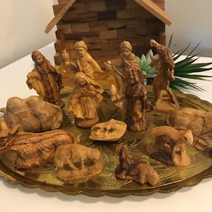 Vintage Hand Carved Wood Nativity 13 piece set, Vintage wooden carved nativity set with manger, Vintage Christmas Nativity Set 13 pcs