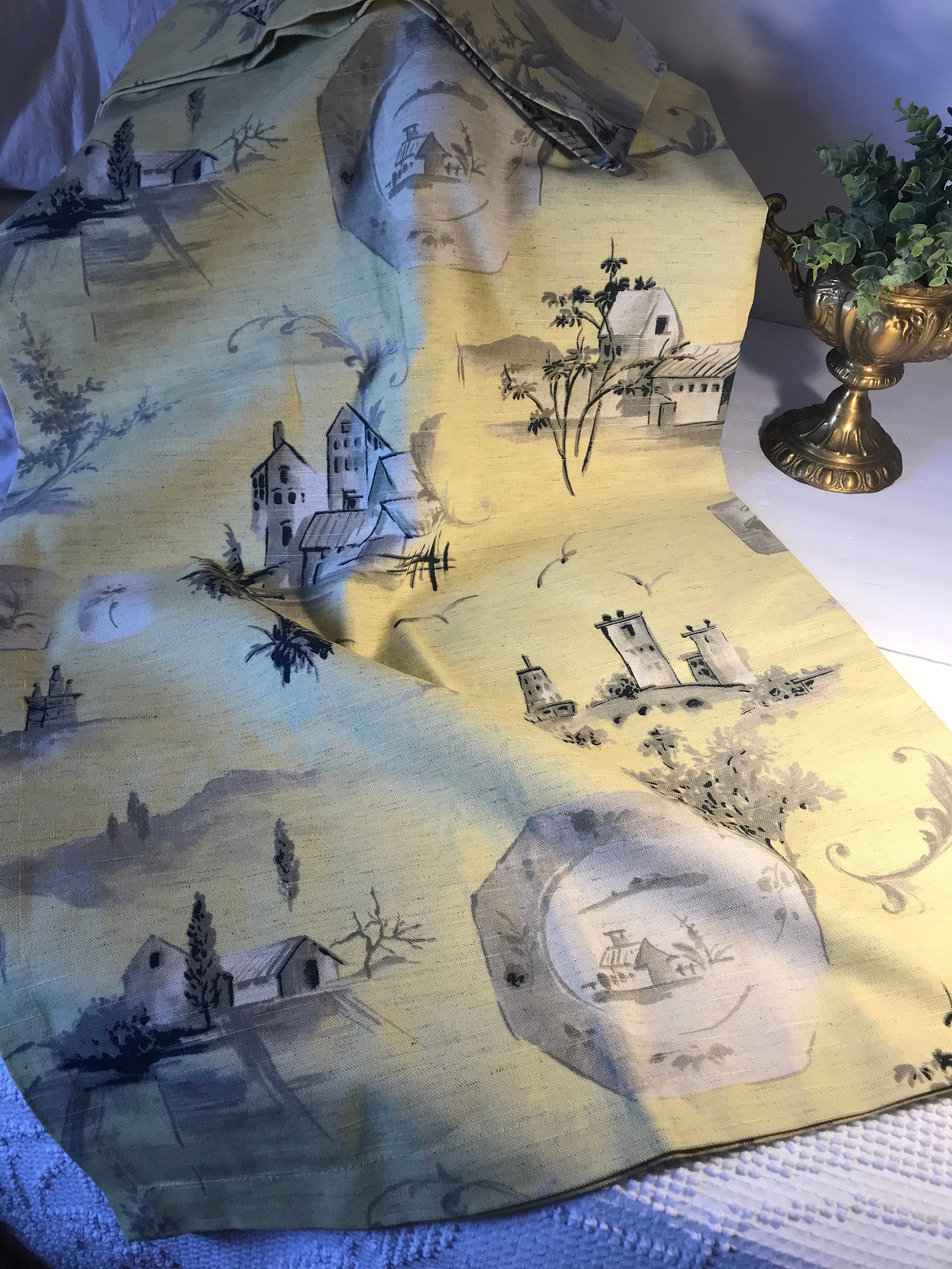 Vintage 1950s Yellow Retro Novelty Tablecloth 50x50 Vintage Etsy