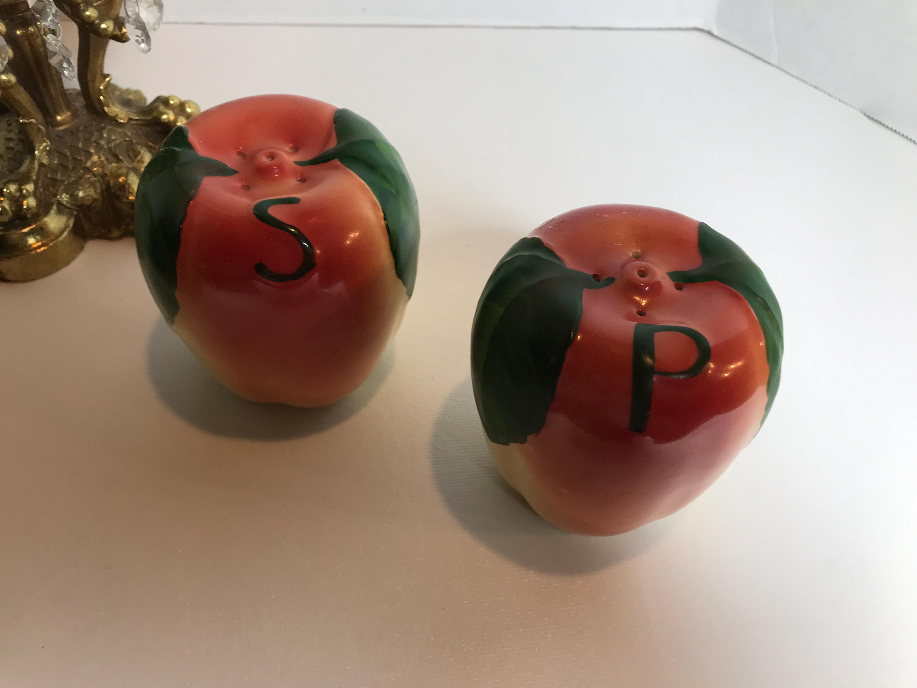 ソルト　ペッパー　シェイカー　りんご　アメリカ 1950 年代のヴィンテージ アップル ソルト アンド ペッパー シェーカー