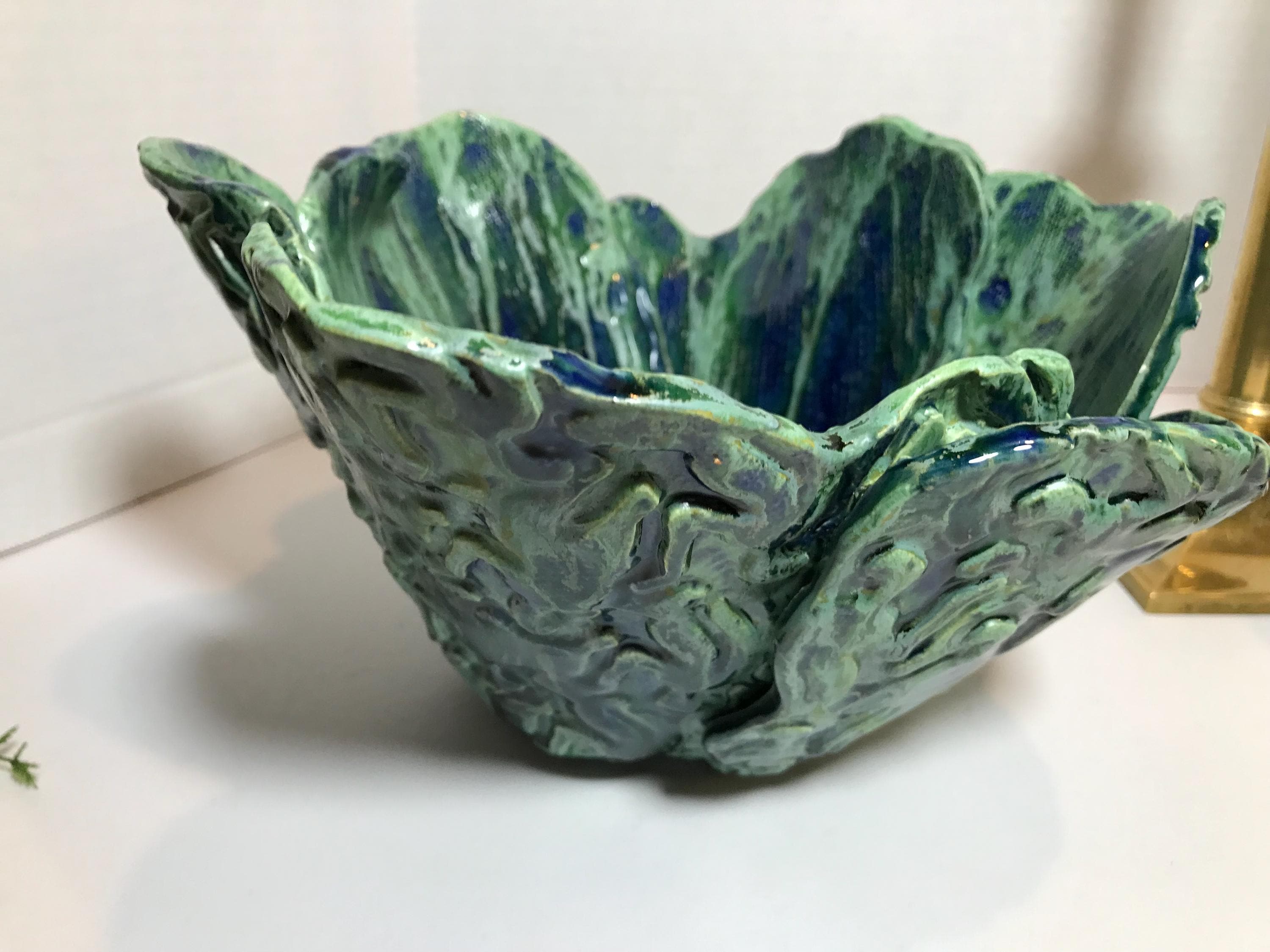 ヴィンテージアート陶器の葉っぱ型ボウル、ヴィンテージグリーン釉薬