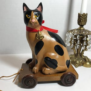 Vintage 1970er Jahre Katzen Statue, Vintage Katzenfigur, Katzenfigur handbemalt, Vintage Katzenfigur, 1970er Jahre Spielzeug aus Holz.