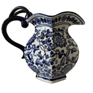 Vintage Seymour Mann blå och vit porslinskanna, panelerad blomvas med utsmyckat handtag, Chinoiserie lantkanna