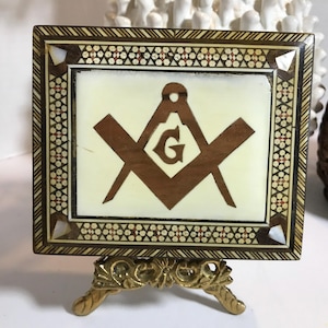 Scatola massonica intarsiata vintage con cerniera, scatola per sigarette in legno intarsiato antica, scatola per sigarette massonica antica con cerniera in noce, scatola portaoggetti