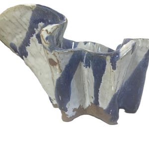 Vintage art pottery ruffle edge bowl, wave edge organic shaped studio pottery bowl, Vtg blue and gray glazed unique free form ceramic bowl