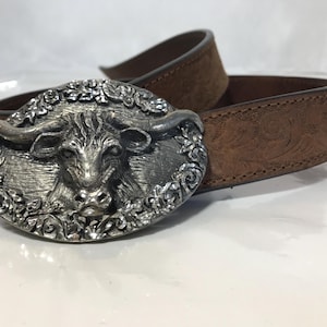 Vintage EGE tooled leather belt with pewter bull buckle, Size S/M, brown tooled leather belt with large oval bull with horns pewter buckle