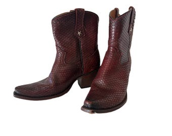 Vintage-style Idyllwind Miranda Lambert burgundy snakeskin embossed leather cowboy boots, women’s western boots size 9.5, red cowgirl boots