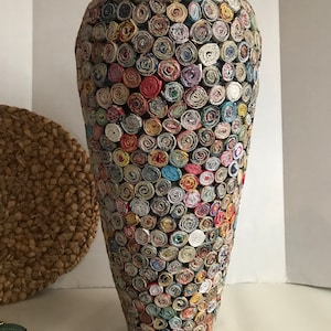 Vaso unico grande vintage da 21", vaso di carta piegato in stile Tramp art, vaso fatto a mano in carta stile Origami, vaso Artsy unico nel suo genere