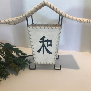 Vintage Pagoda Style Bamboo & Paper Table Lamp – Asian Chinoiserie Accent Lighting – Unique Night Light