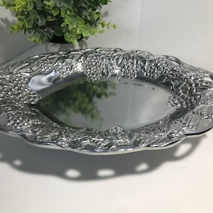 Arthur Court Oval Serving Platter, Arthur Court 1990 silver toned pewter grape pattern serving platter
