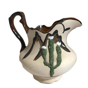 Vintage Dobe Mountain handgeschilderde gesigneerde kleine keramische kan, Dobe Mountain unieke kleine kan met cactusstructuur met textuur