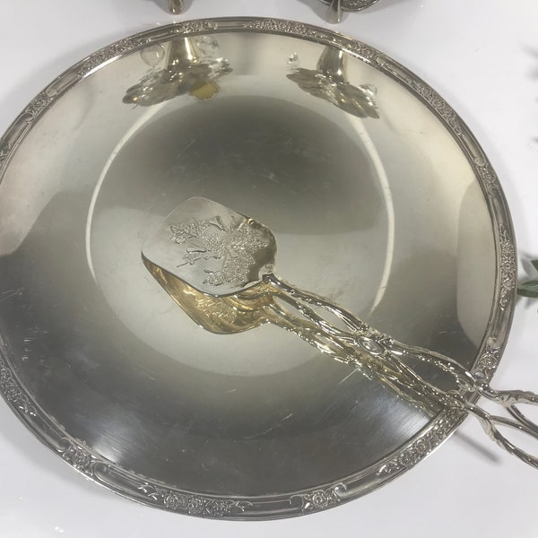 Vintage round silver tray and tongs, Vintage silverplate elegant round tray with server, Vtg silverplate serving tray, silver barware tray
