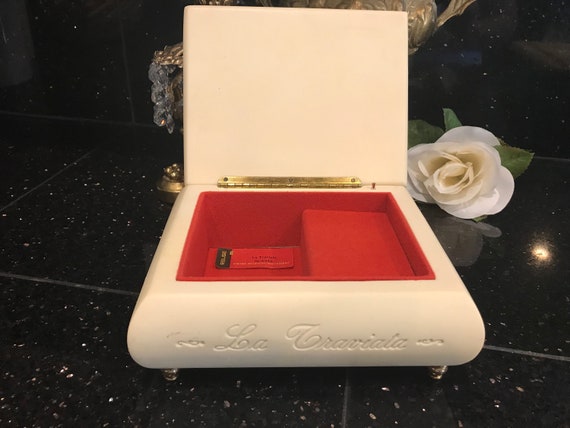 Vintage alabaster jewelry box, La Traviata signed… - image 9