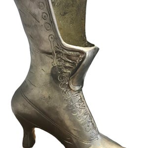 Vintage Solid Brass Victorian Boot Vase, Heavy Brass Lace-Up Shoe Sculpture image 2
