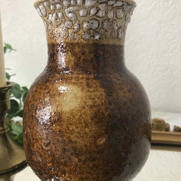 Vintage Keramik Boho 70er Look Lava glasierte handgetöpferte Keramikvase signiert, Vintage handgetöpferte Keramik braune Lavaglasur signiert Vase