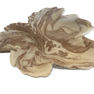Vintage St. Helen’s Ashware Art Pottery Leaf Bowl, signerad marmorerad keramikprydnadsskål