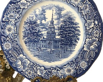 Vintage Liberty Blue Staffordshire Ironstone blau-weiße Platte 10 ", blau-weiße Transferware Historische Kolonialszenen, In anschließende Abhängikeit Hall