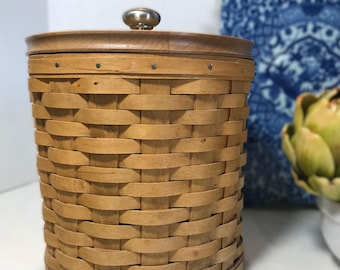 Vintage Longaberger kleine Korbdose aus Rattan und Holz, Vintage 2003 Longaberger Naturkorb mit Holzdeckel, Vintage Longaberger