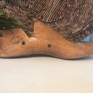 Vintage wooden shoe form, old wood shoe display, antique wooden shoe decor, Vintage fashion decor, Vintage artist decor, vanity room decor.
