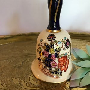 Mason&#39;s Mandarin Ironstone ceramic bell, made in England, England Mason&#39;s Ironstone Mandarin Pattern ornate bell