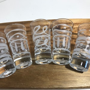 Vintage 1980s Etched Shot Glasses | Modern Abstract Barware | Set of 5 Heavy 2 oz Glasses