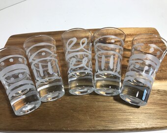 Vintage 1980s Etched Shot Glasses | Modern Abstract Barware | Set of 5 Heavy 2 oz Glasses